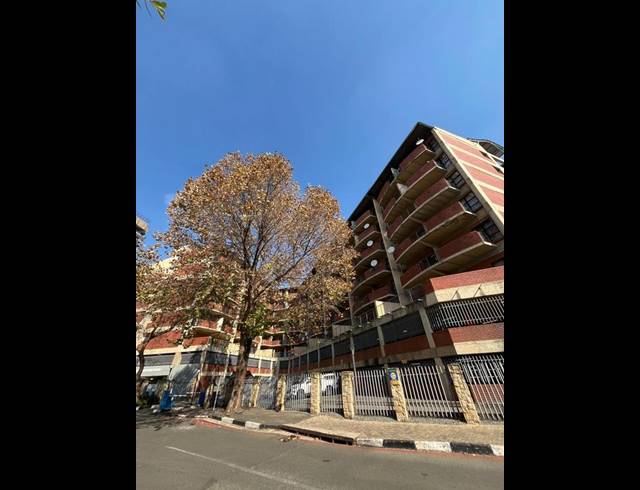 1 BEDROOM APARTMENT FOR SALE IN MILPARK